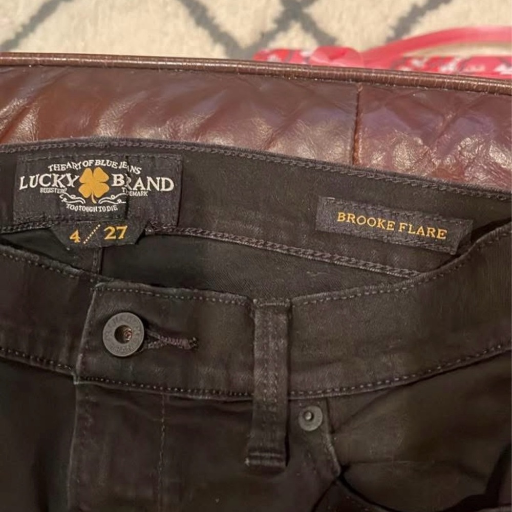 Like New Lucky Brand Women’s Black Jeans size 4/27. Brooke Flare
